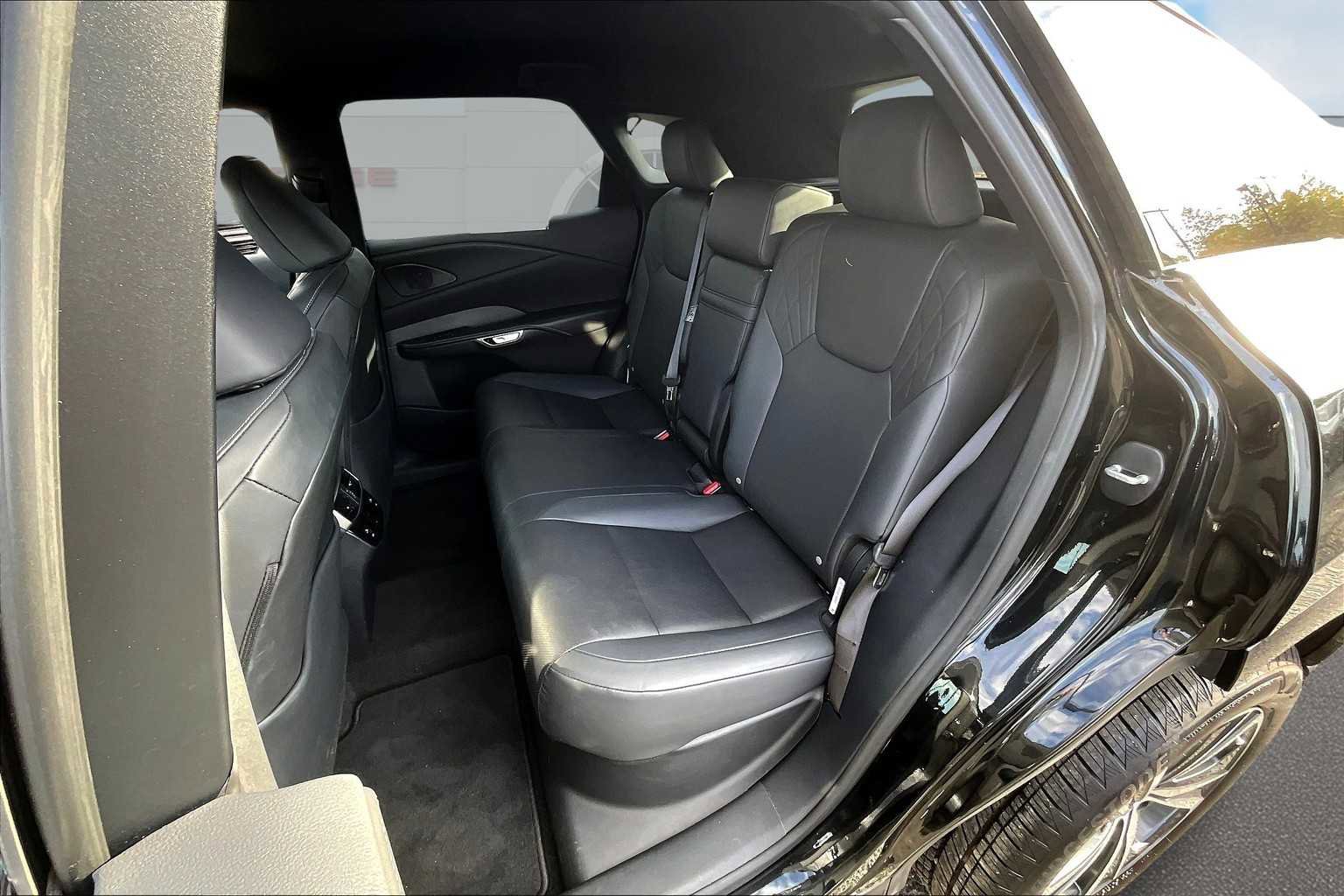 Used 2024 Lexus RX 350 FWD image 13
