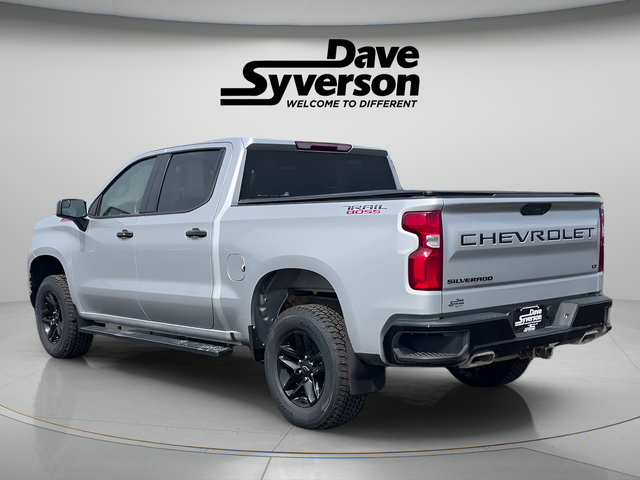 Used 2022 Chevrolet Silverado 1500 LT Trail Boss w/ LPO, Dark Essentials Package AWD/4WD image 3