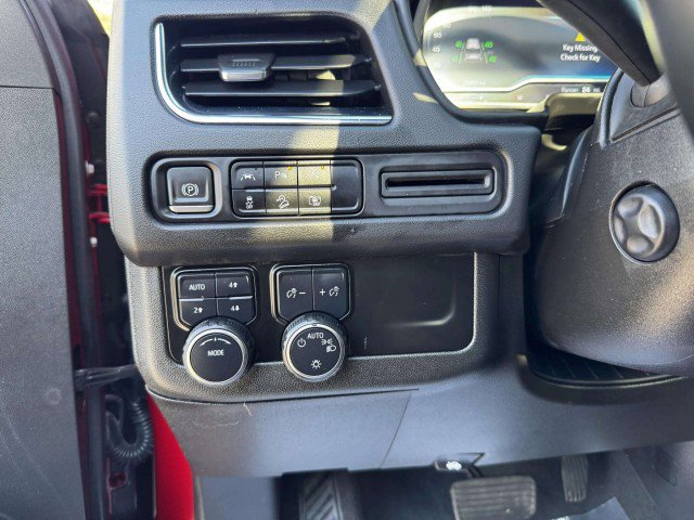 Used 2023 Chevrolet Tahoe Z71 w/ Luxury Package AWD/4WD image 23