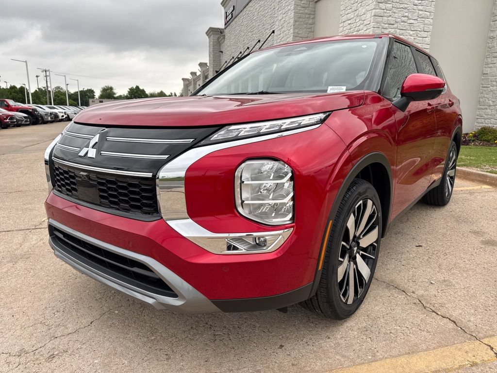 New 2026 Mitsubishi Outlander SE FWD image 3