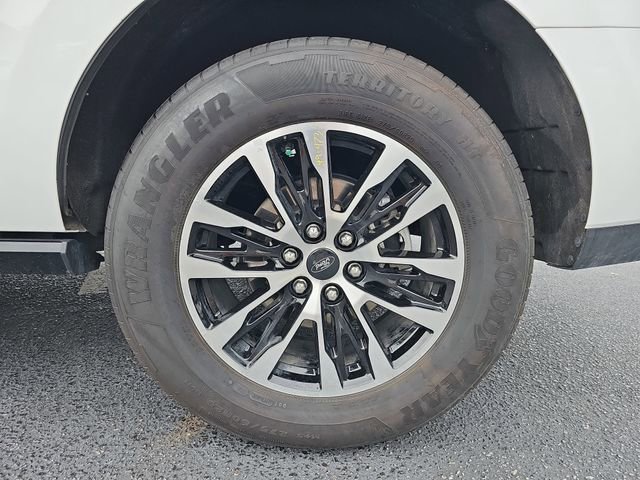 Certified 2025 Ford Expedition Platinum AWD/4WD image 9