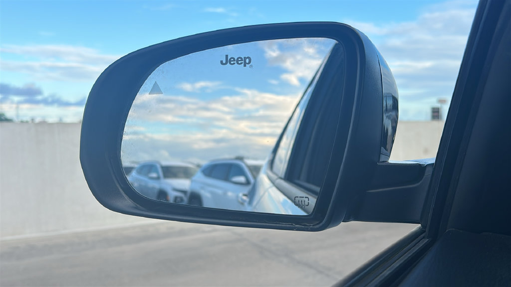 Used 2025 Jeep Compass Limited AWD/4WD image 18