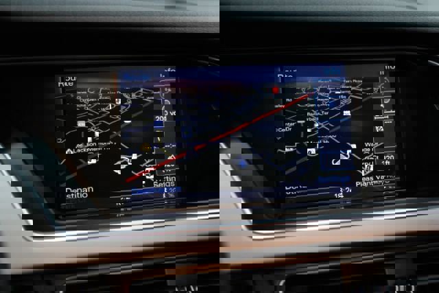 Used 2015 Audi A4 2.0T Premium Plus w/ Technology Package image 15