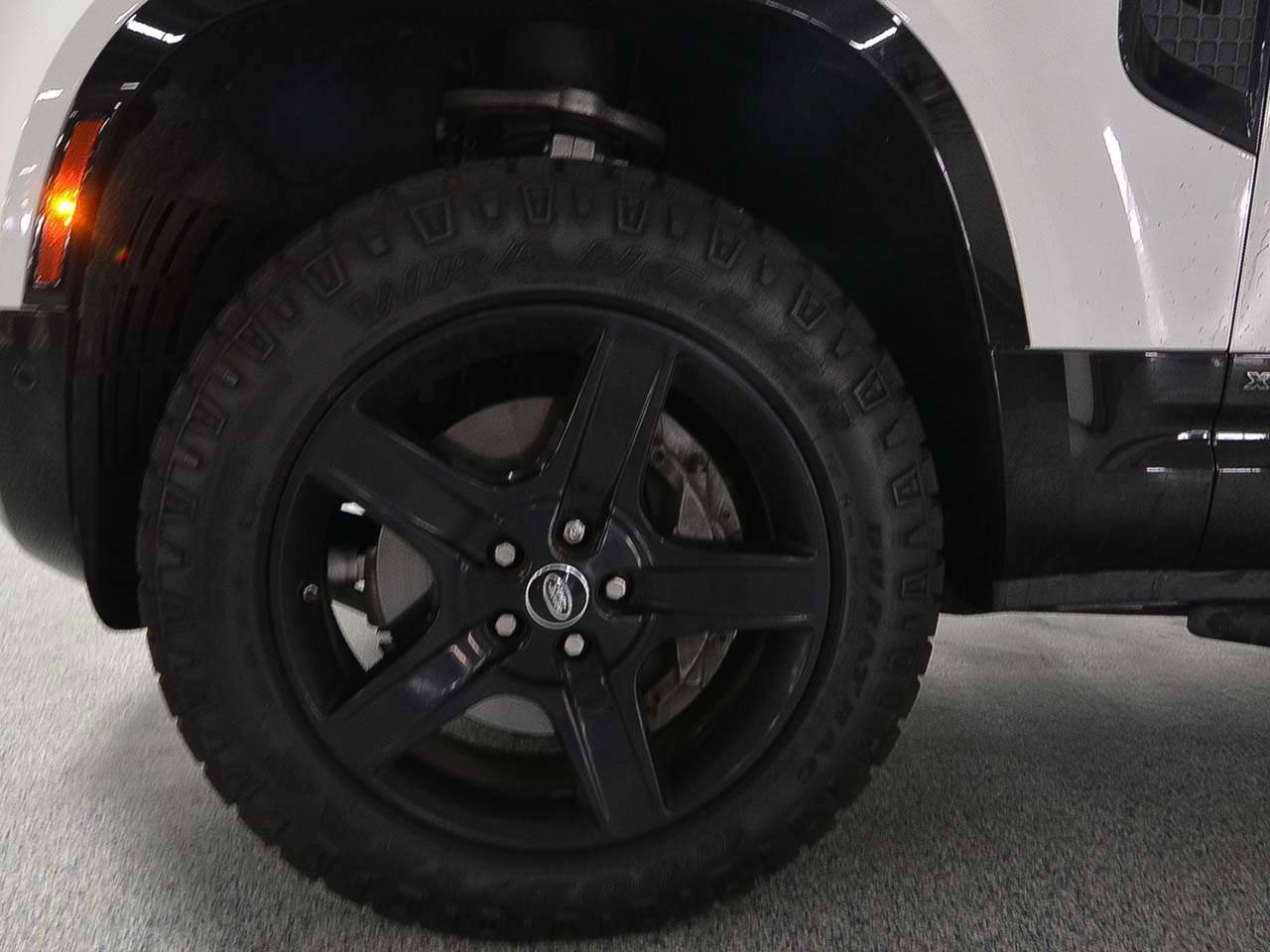 Used 2021 Land Rover Defender 110 X-Dynamic HSE AWD/4WD image 7