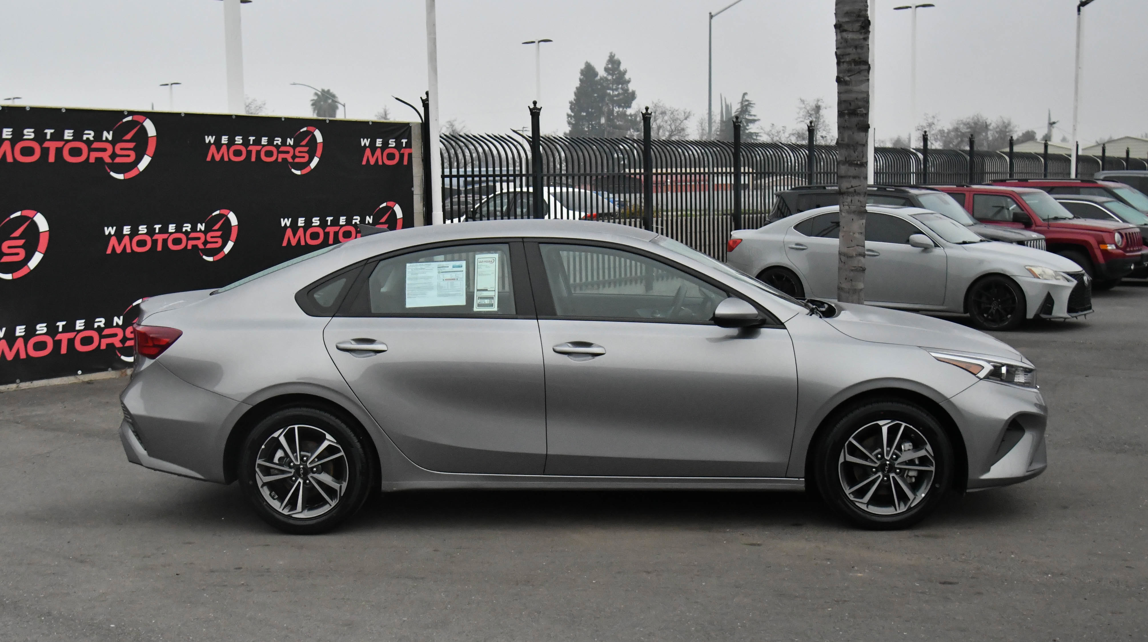 Used 2023 Kia Forte LXS image 9