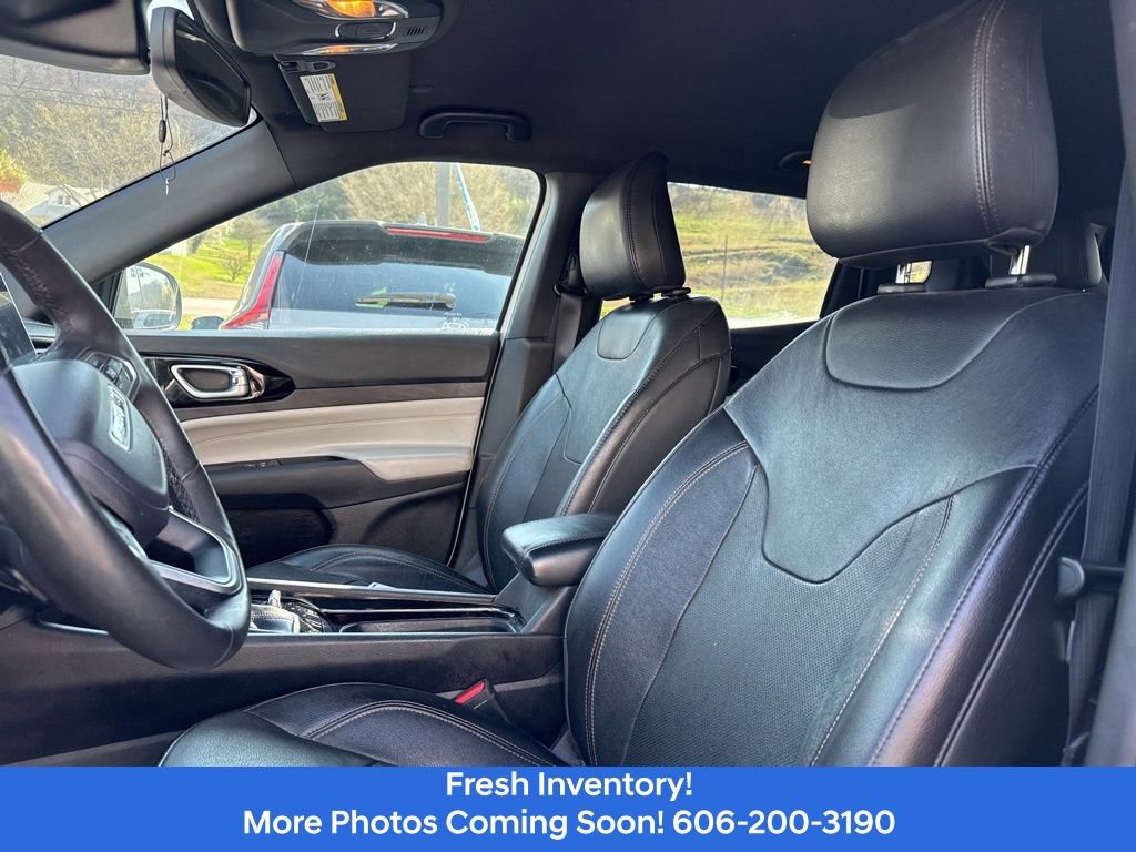 Used 2023 Jeep Compass Limited image 9