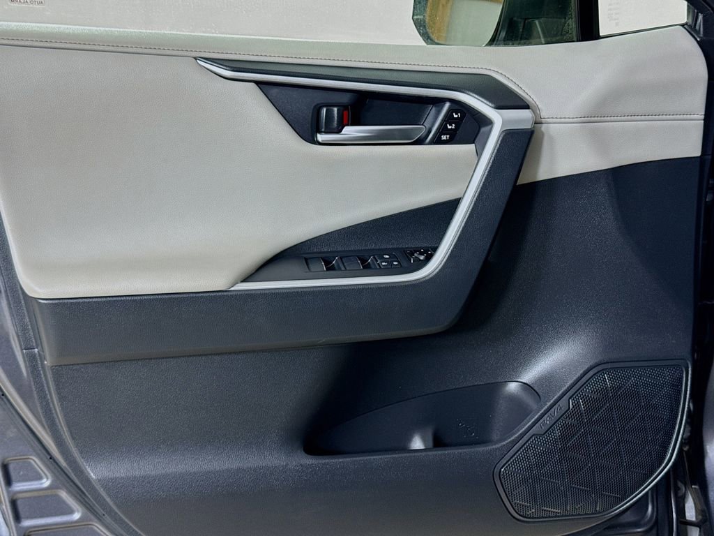 Certified 2019 Toyota RAV4 Limited w/ Advanced Technology Package image 11