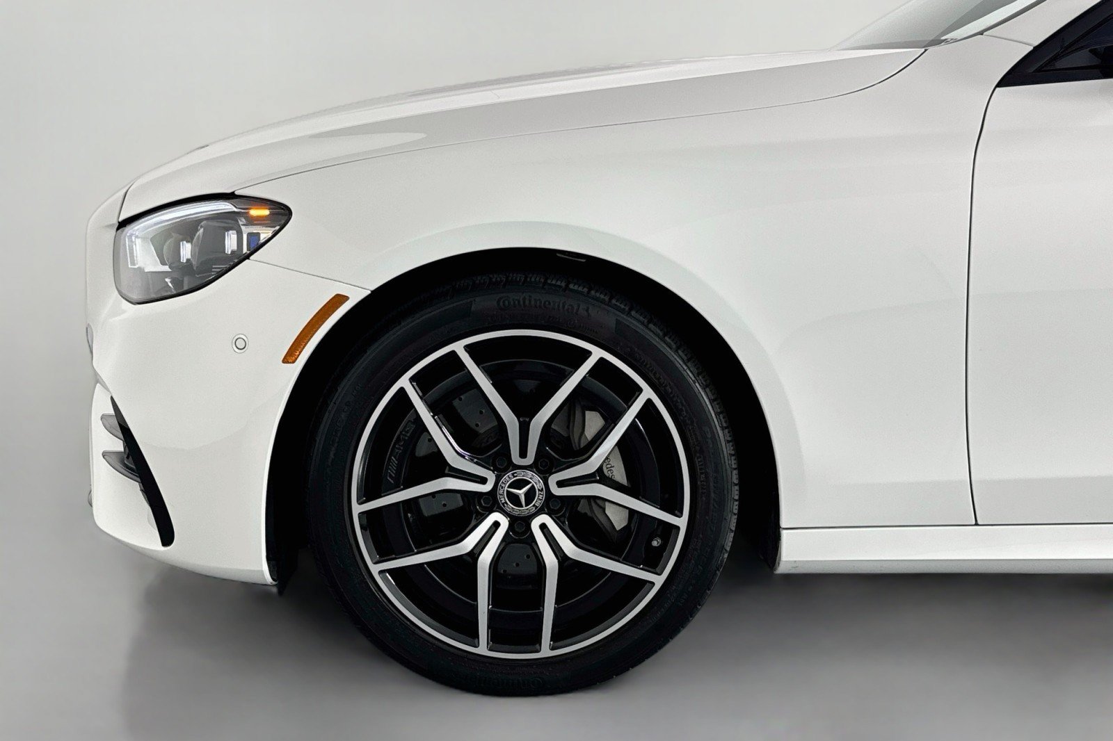 Certified 2023 Mercedes-Benz E 450 4MATIC Sedan w/ Premium Package image 11