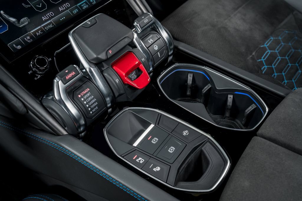 Used 2023 Lamborghini Urus S image 29