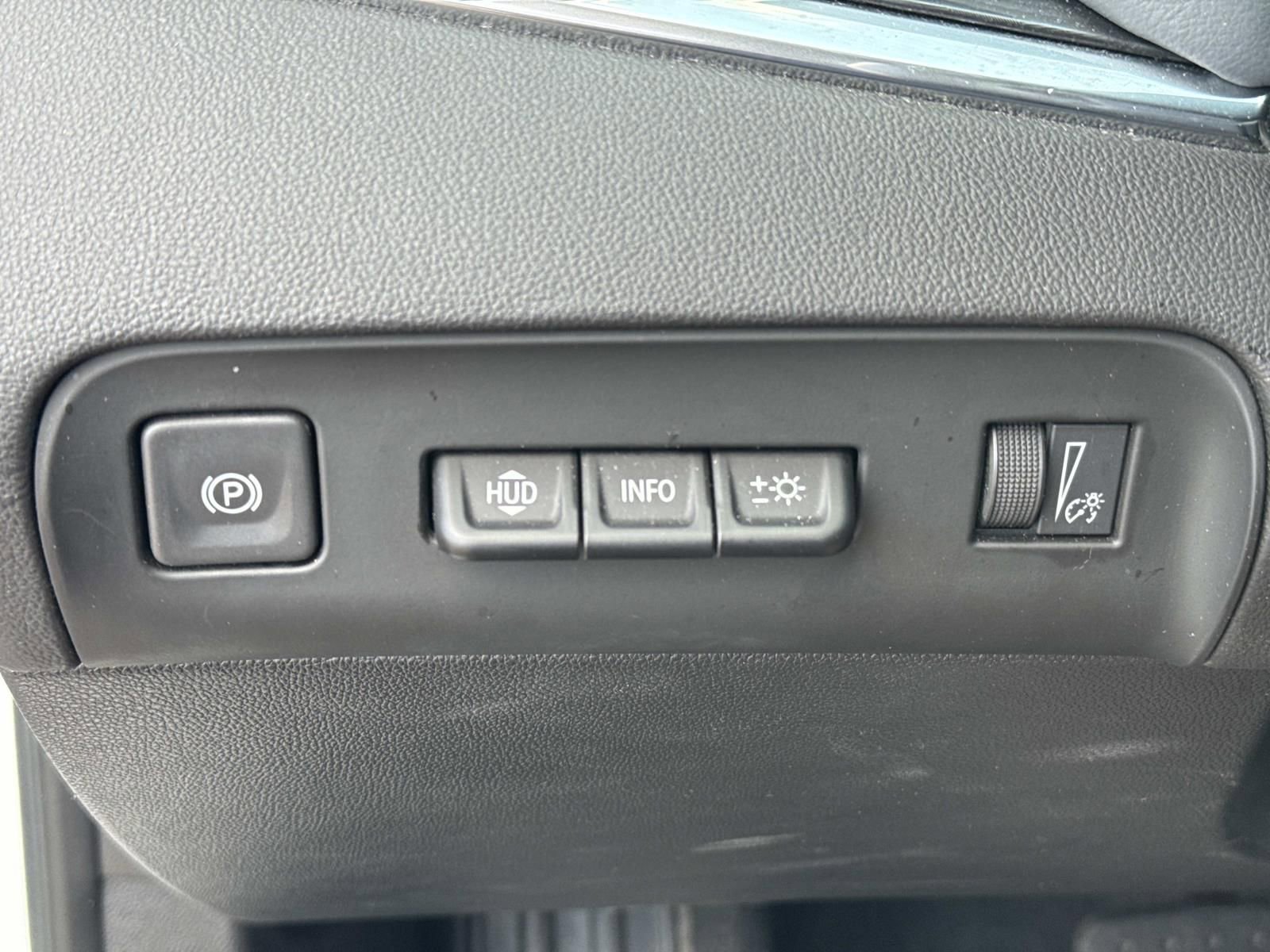 Used 2024 Buick Enclave Premium image 22