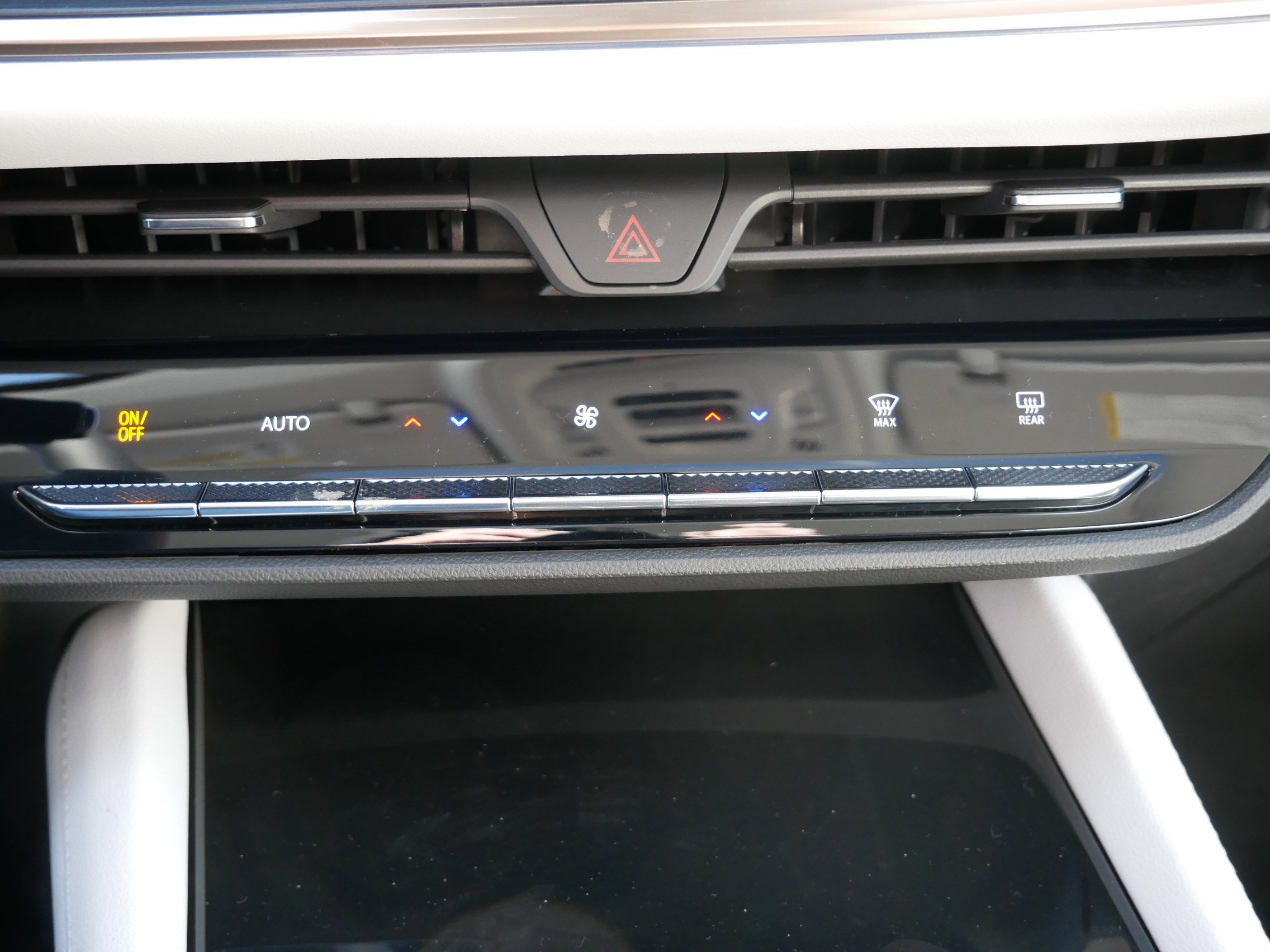 New 2026 Buick Envision Avenir image 8