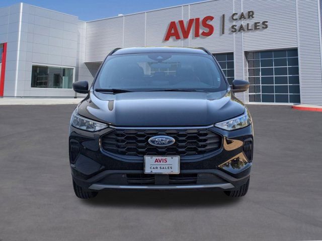 Used 2025 Ford Escape ST-Line image 2