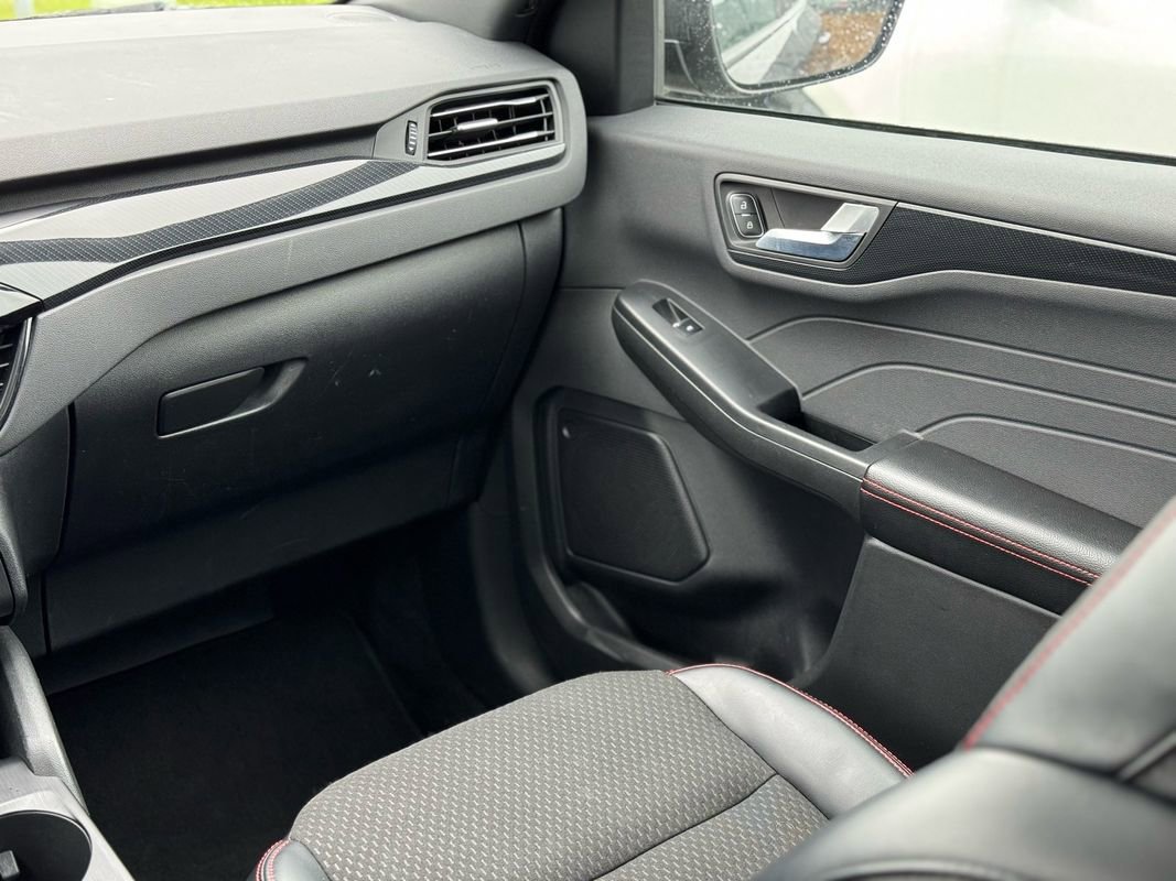 Used 2024 Ford Escape ST-Line image 15
