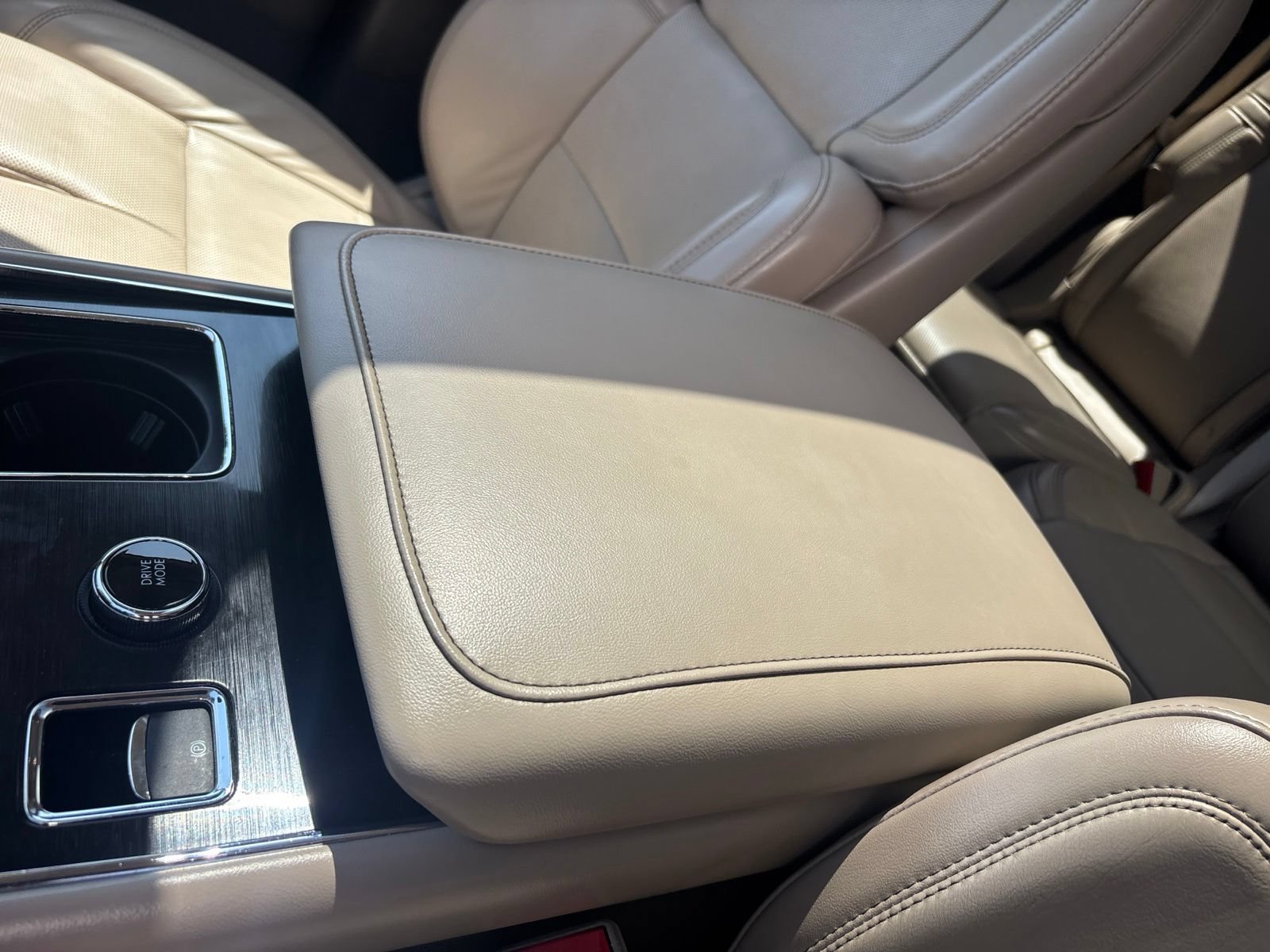Used 2021 Lincoln Aviator Reserve w/ Equipment Group 201A AWD/4WD image 28
