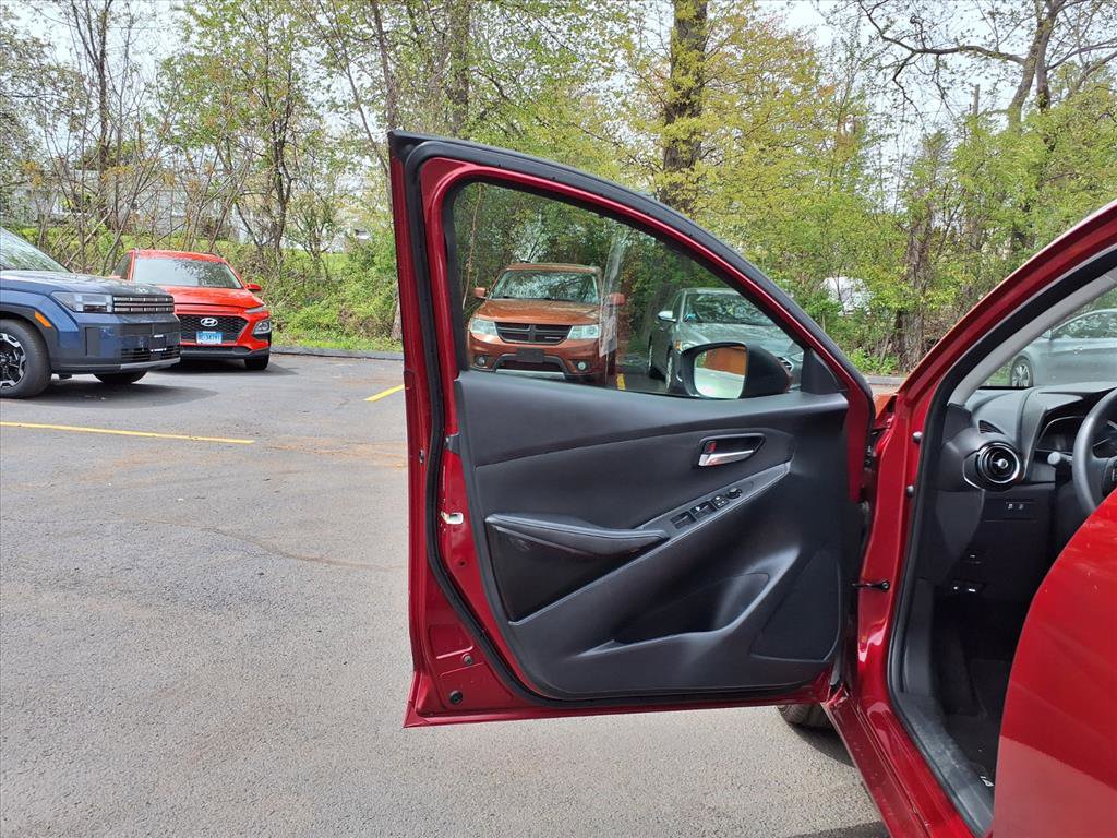Used 2016 Scion iA FWD image 19
