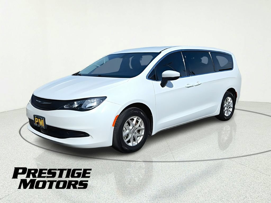 Used 2022 Chrysler Voyager LX FWD image 3