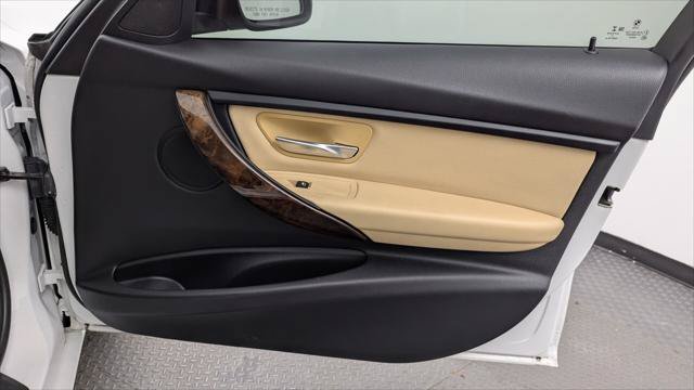Used 2018 BMW 320i Sedan RWD image 22