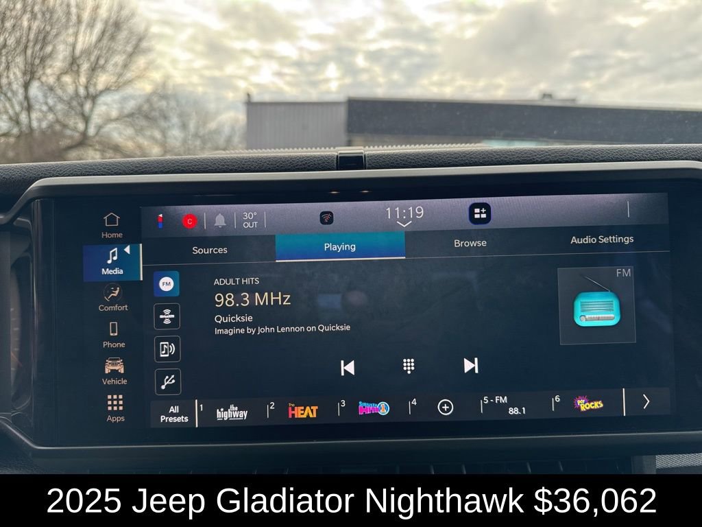 Used 2025 Jeep Gladiator Sport image 23