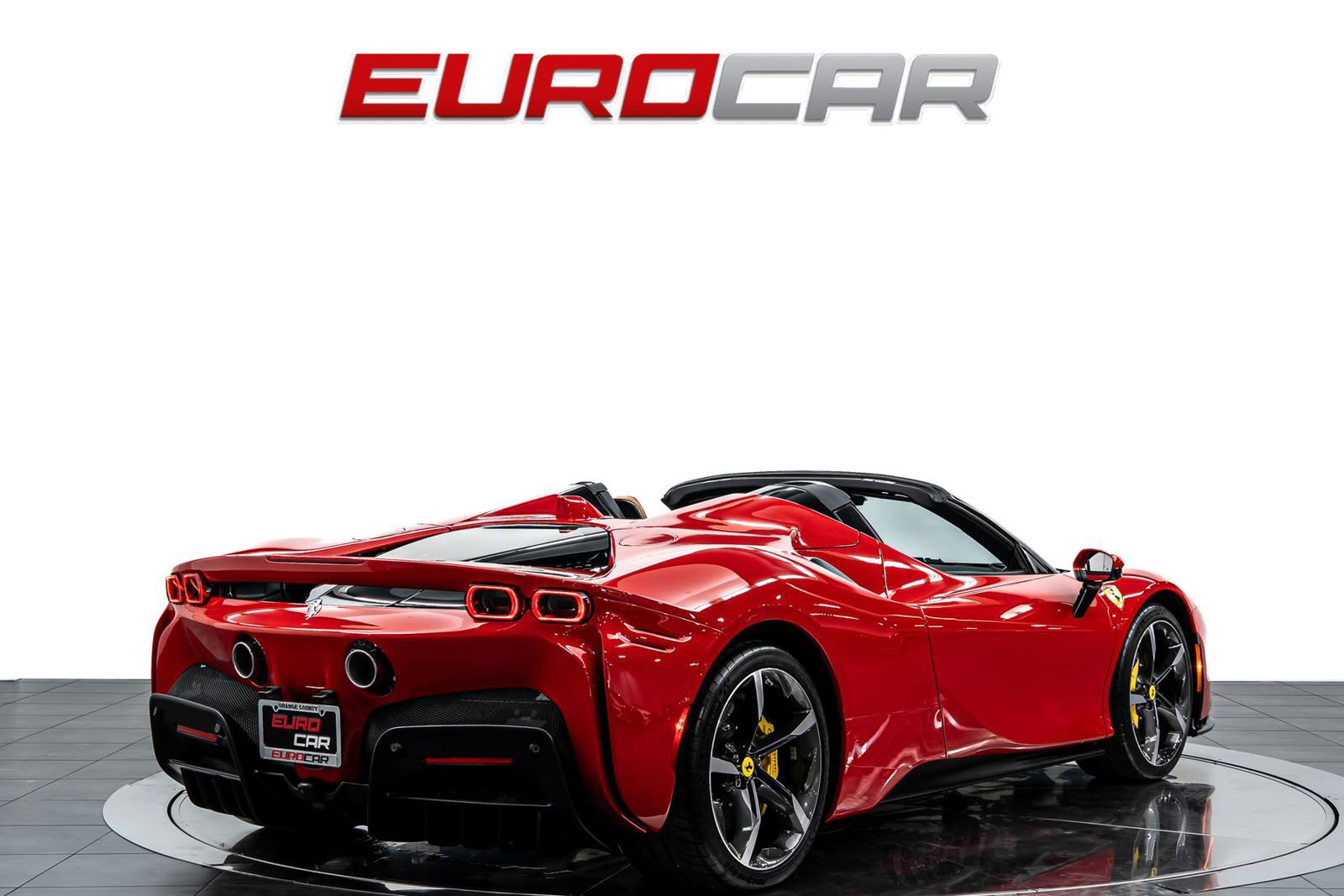 Used 2025 Ferrari SF90 Spider AWD/4WD image 6