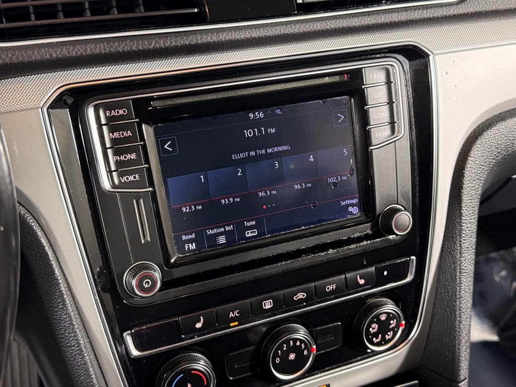 Used 2019 Volkswagen Passat 2.0T Wolfsburg FWD image 15