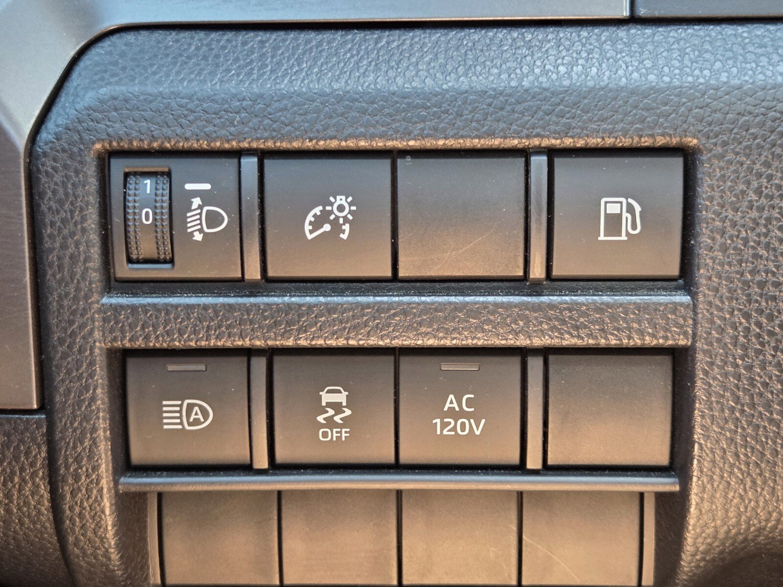 Certified 2024 Toyota Tacoma TRD Sport AWD/4WD image 18