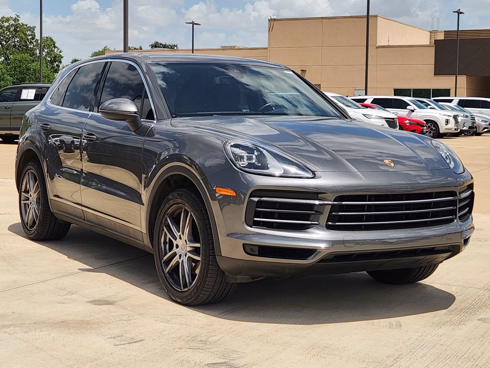 Used 2019 Porsche Cayenne AWD/4WD image 3