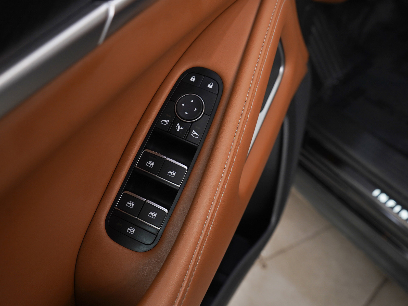 Used 2024 INFINITI QX60 Sensory image 23