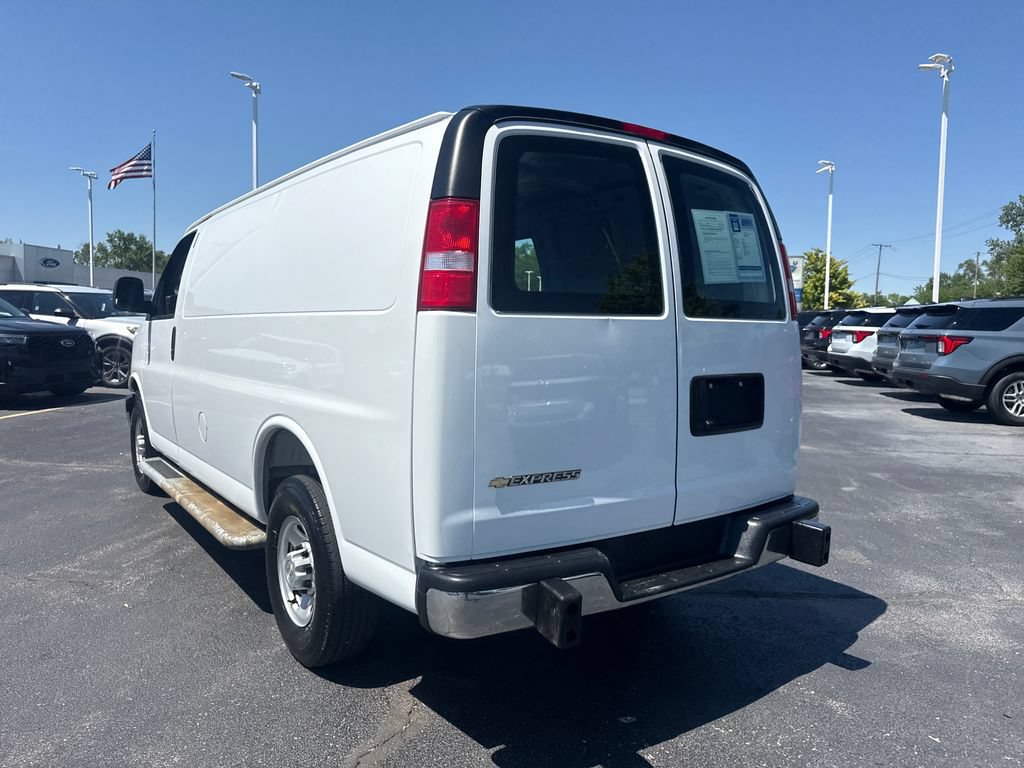 Used 2025 Chevrolet Express 2500 w/ Driver Convenience Package RWD image 11