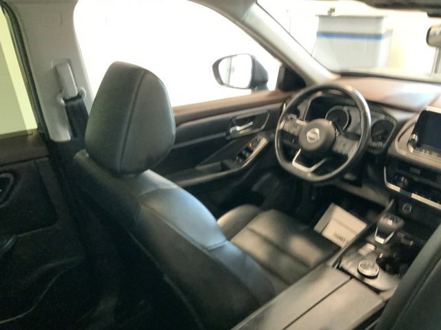 Used 2023 Nissan Rogue SV w/ SV Premium B Package image 29