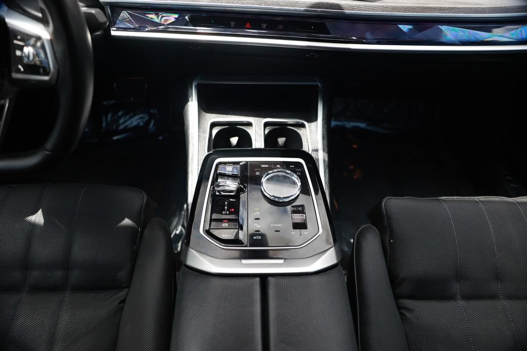Used 2023 BMW 760i xDrive AWD/4WD image 29