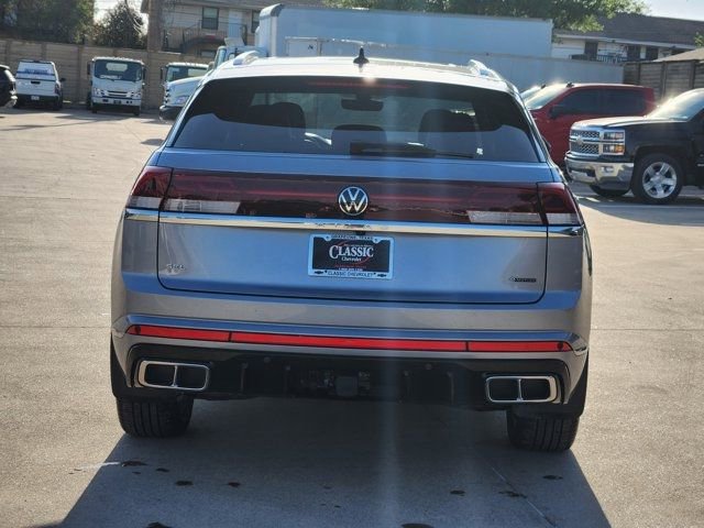 Used 2024 Volkswagen Atlas Cross Sport SEL R-Line image 14