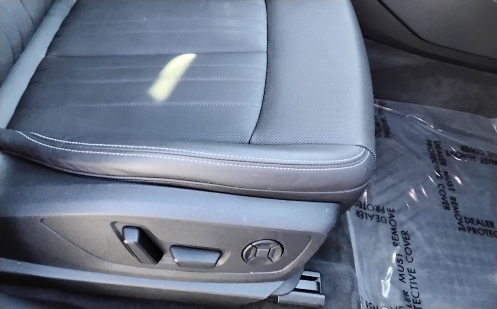 Used 2023 Audi e-tron Premium Plus w/ Premium Plus Package image 22