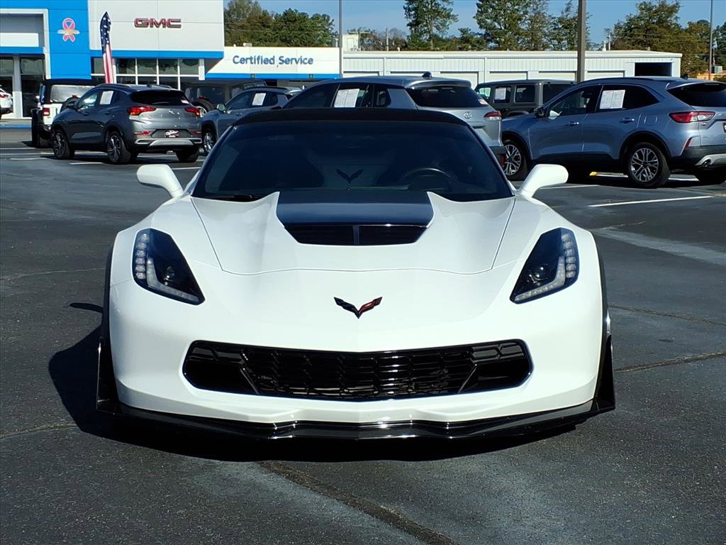 Used 2015 Chevrolet Corvette Z06 w/ 3LZ Preferred Equipment Group image 2