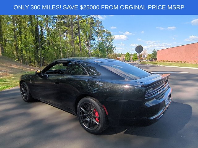 Used 2024 Dodge Charger Daytona Scat Pack w/ Plus Group AWD/4WD image 11