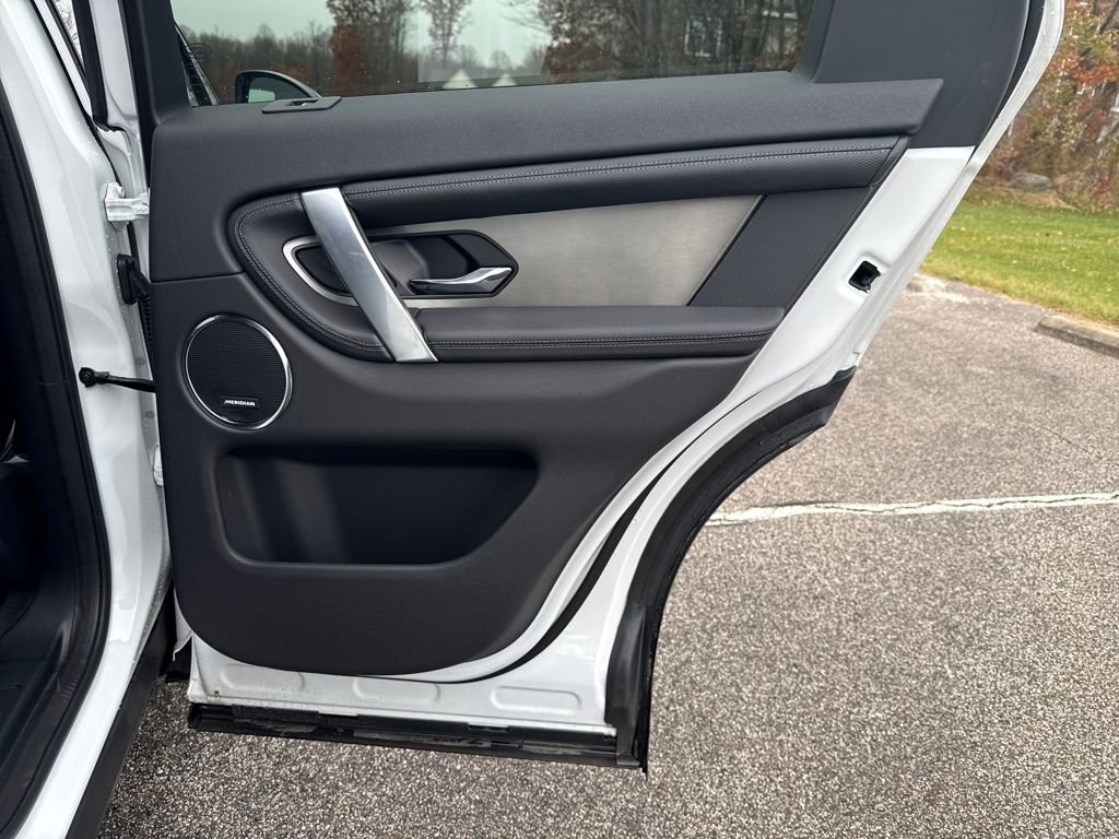 New 2025 Land Rover Discovery Sport S image 17