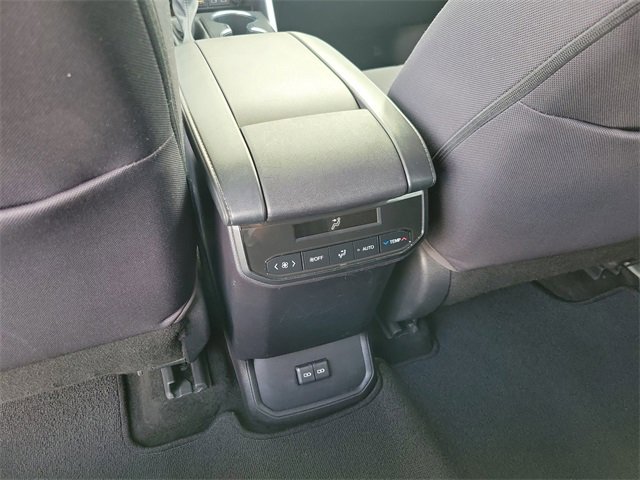 Used 2023 Toyota Highlander LE image 12
