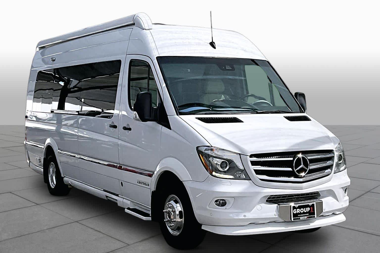 Used 2017 Mercedes-Benz Sprinter 3500 image 3