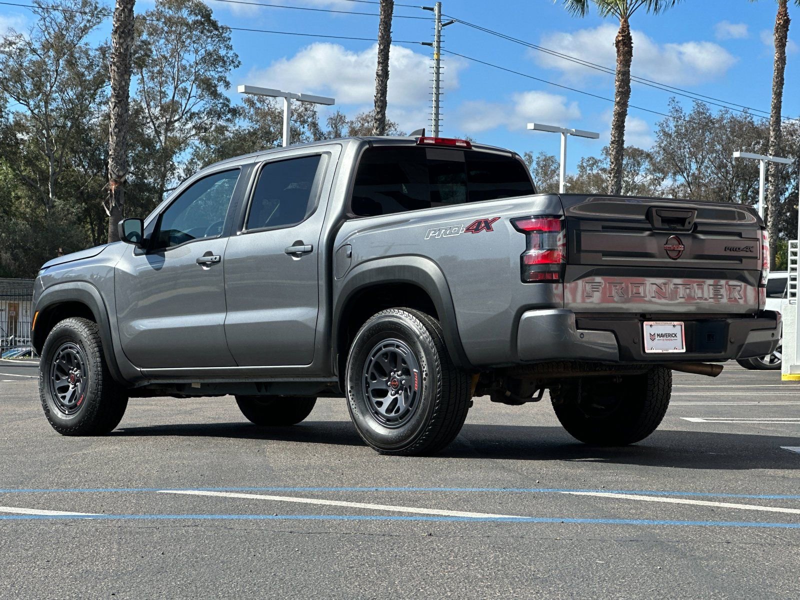 Used 2026 Nissan Frontier PRO-4X AWD/4WD image 3