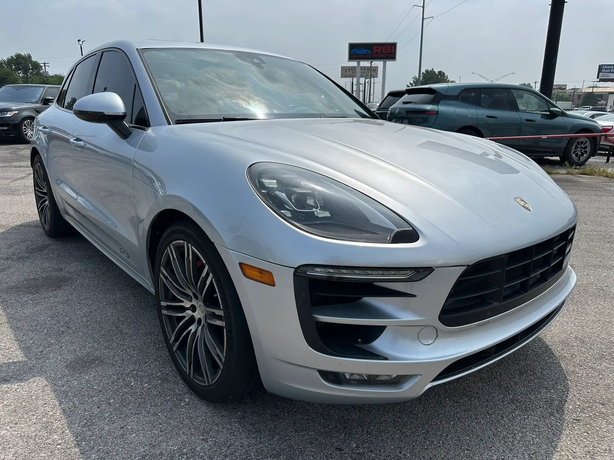 Used 2017 Porsche Macan GTS AWD/4WD image 31