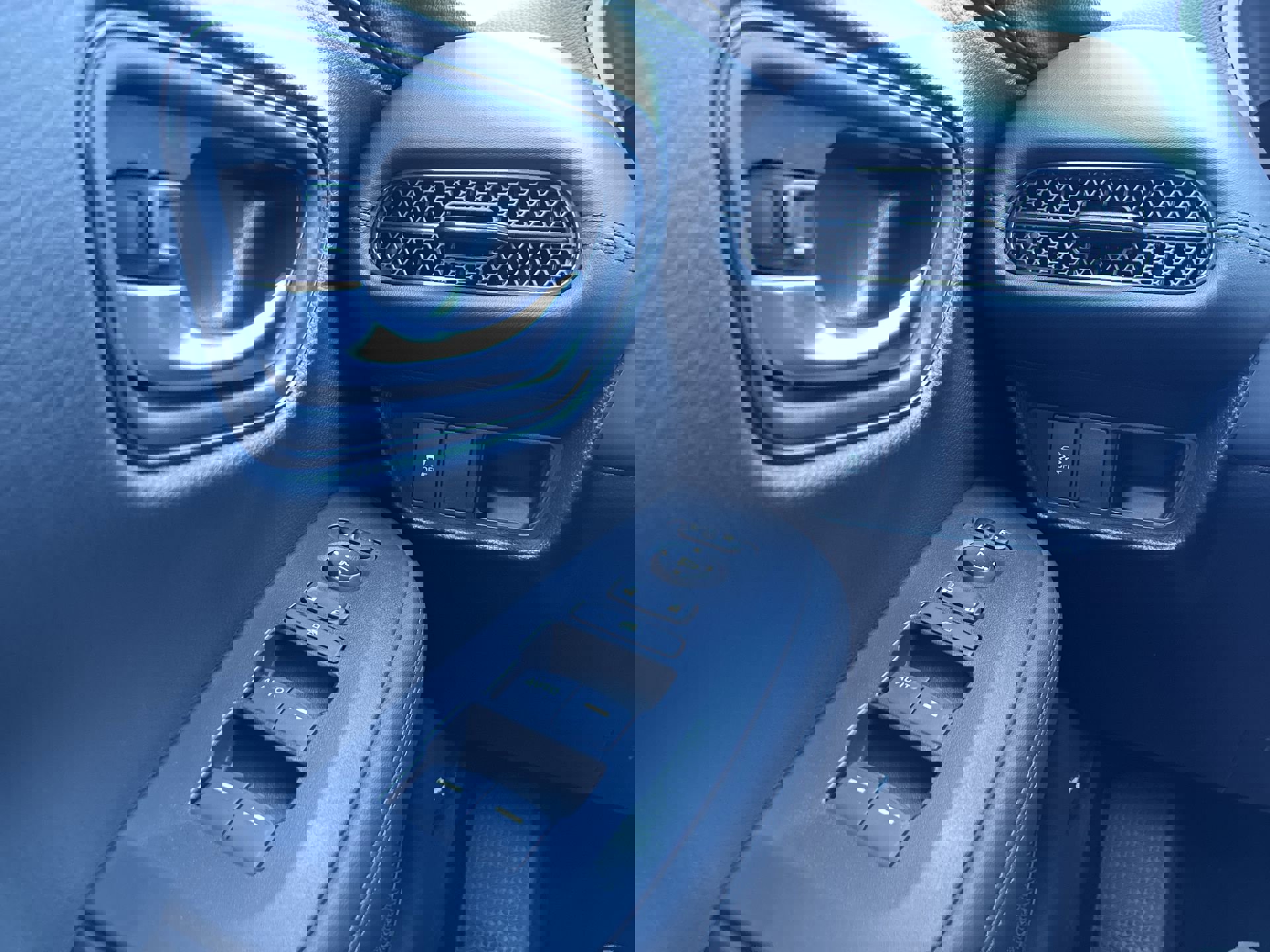 Certified 2026 Honda HR-V LX image 38