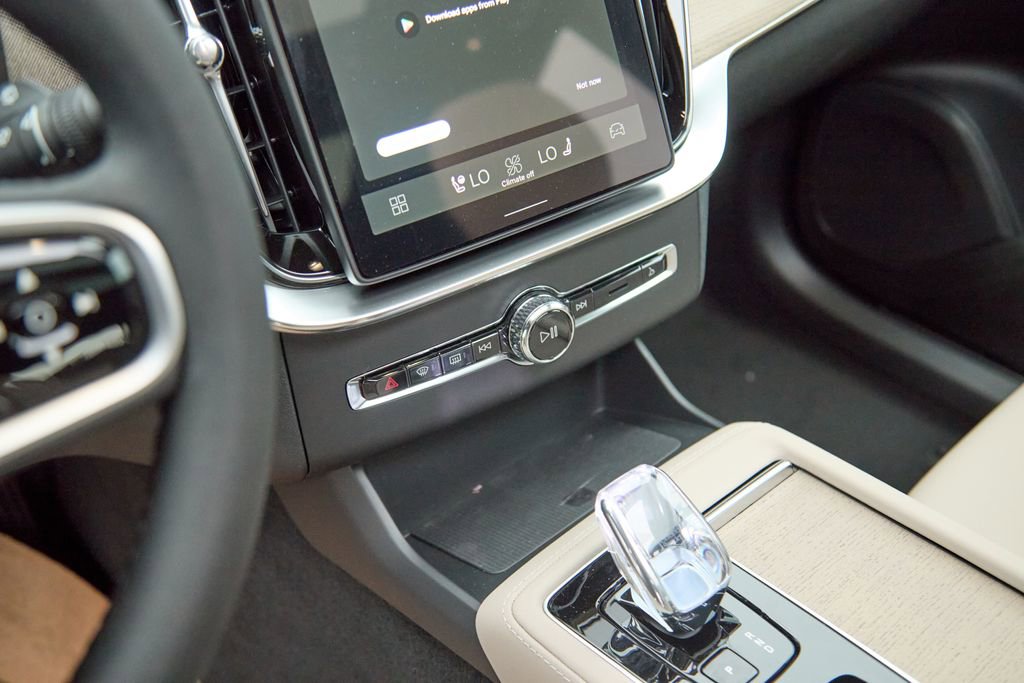 New 2026 Volvo XC90 B5 Plus w/ Protection Package image 14