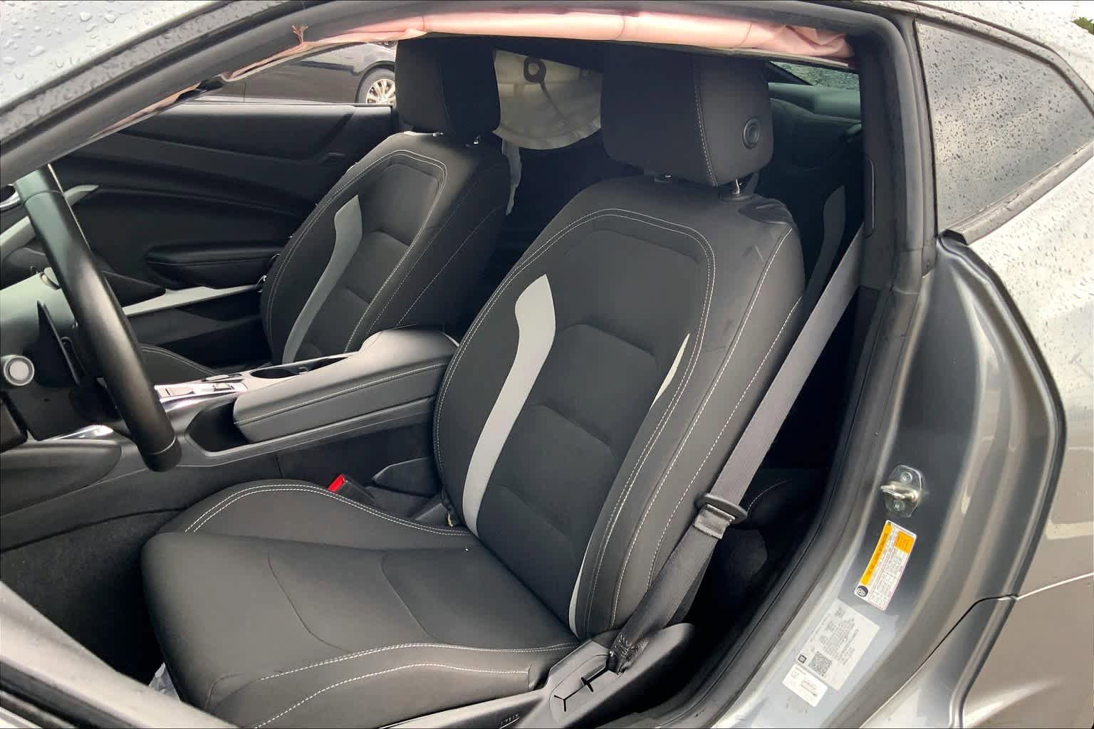 Used 2019 Chevrolet Camaro LT w/ Technology Package RWD image 7