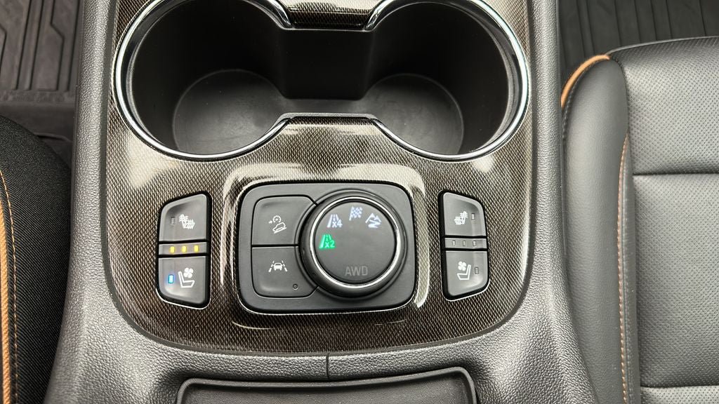 Used 2023 GMC Acadia AT4 w/ Technology Package AWD/4WD image 26