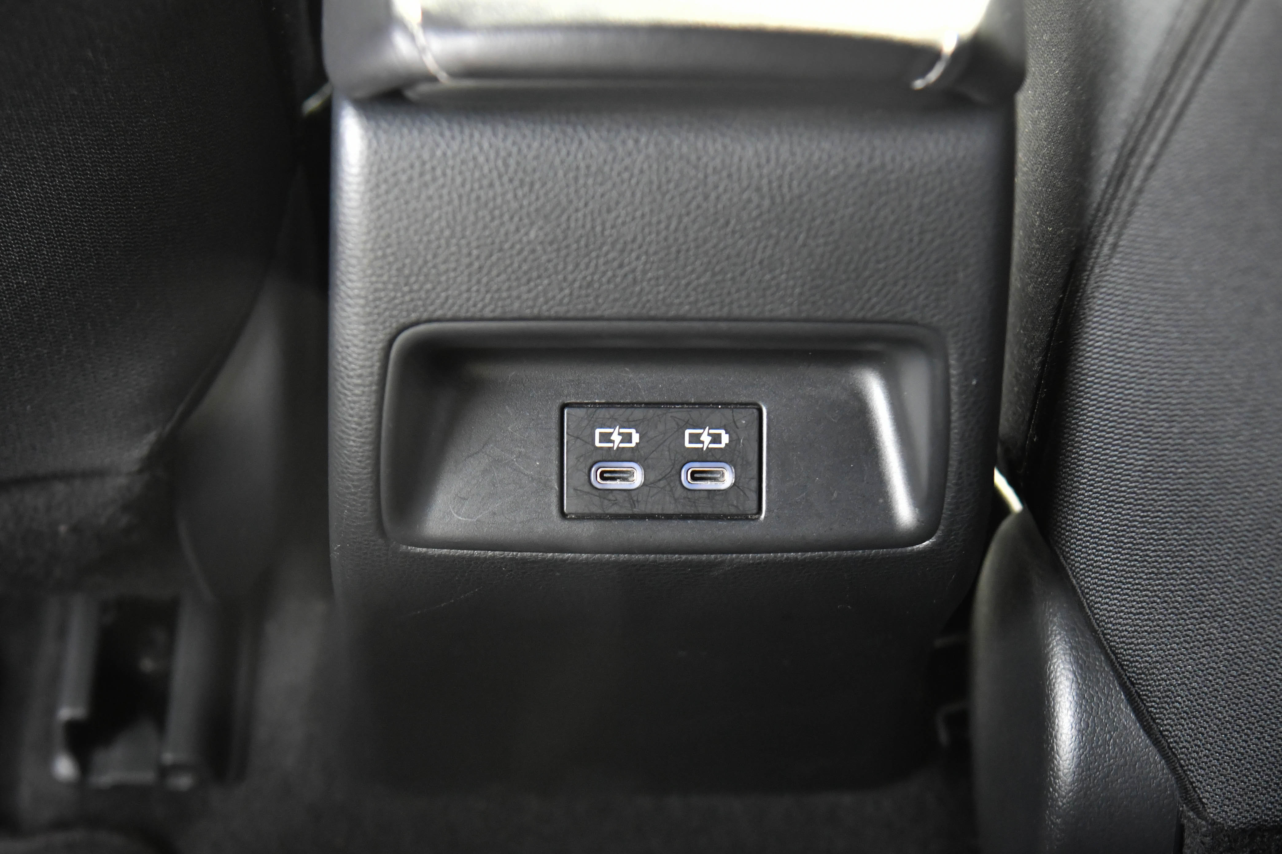 Used 2024 Toyota Corolla SE w/ SE Package FWD image 39