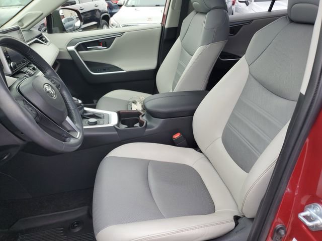 Used 2020 Toyota RAV4 Limited w/ Limited Grade Weather Package AWD/4WD image 25