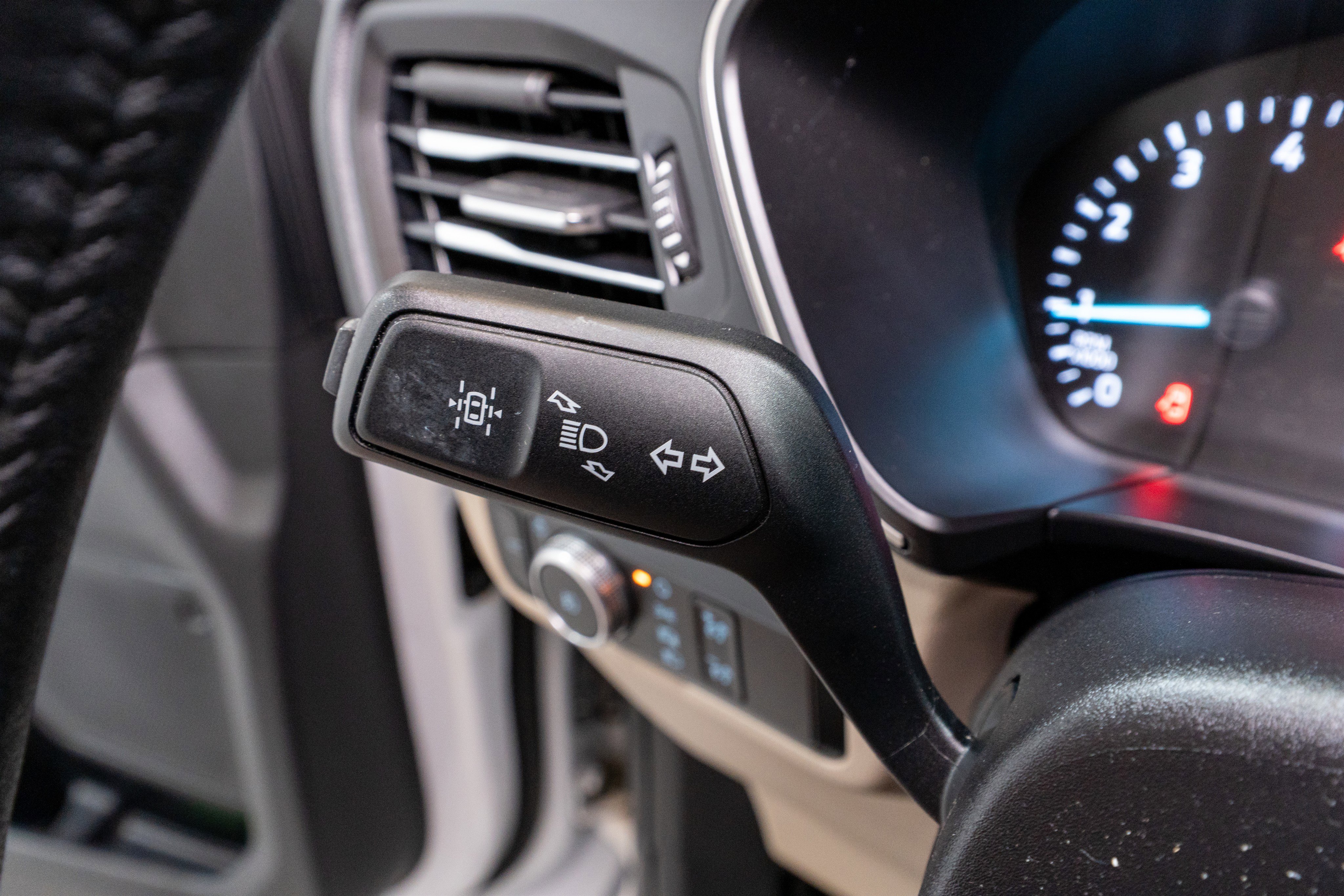 Used 2020 Ford Escape SEL image 28