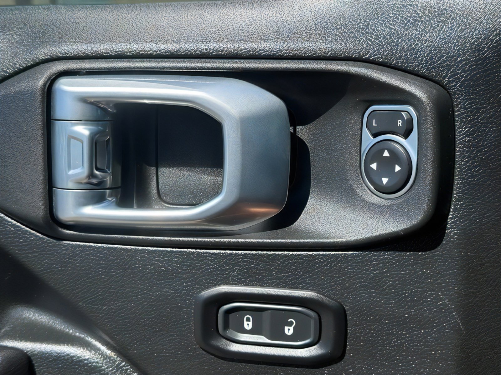 Used 2021 Jeep Wrangler Unlimited Sport image 31