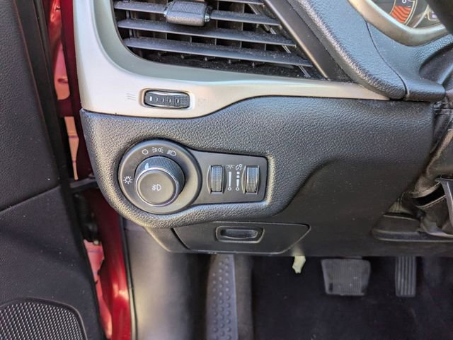 Used 2014 Jeep Cherokee Latitude FWD image 16
