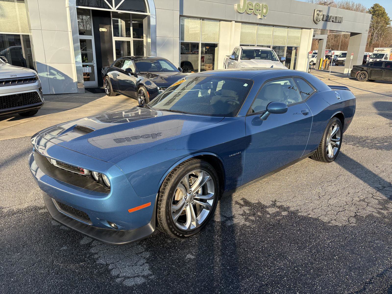 Used 2022 Dodge Challenger R/T image 4