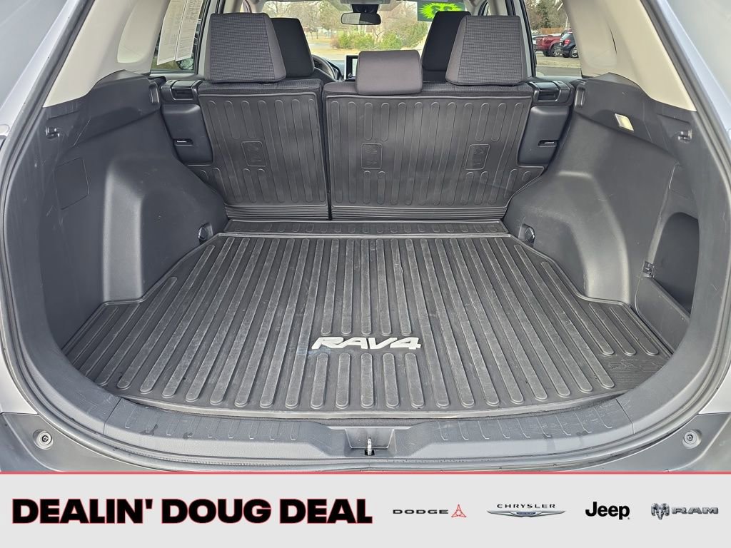 Used 2023 Toyota RAV4 LE image 21